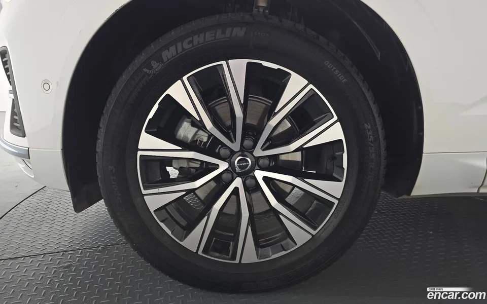 Volvo XC60 B5 2023 — миниатюра 2
