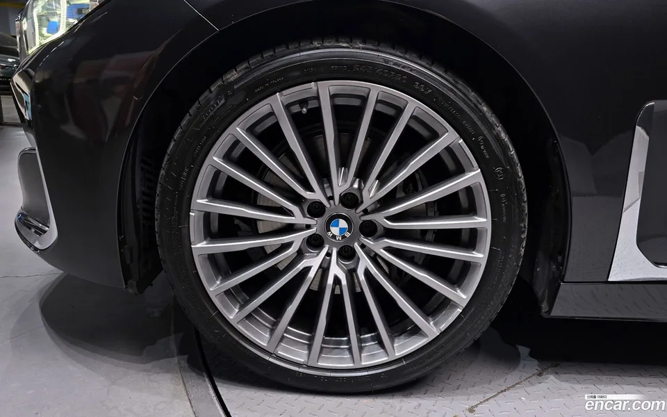 BMW 7 Series 730d xDrive 2022 — миниатюра 2