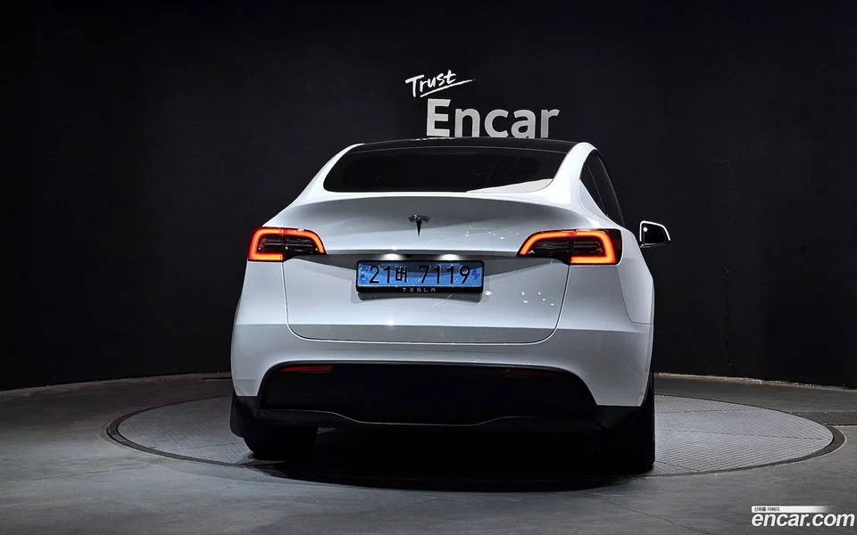 Tesla Model Y RWD 2023 — миниатюра 4