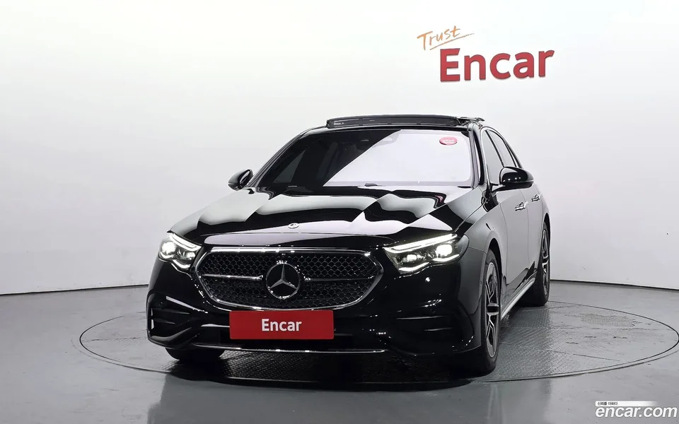 Mercedes-Benz E-Class E300 4MATIC AMG Line 2025 — миниатюра 3