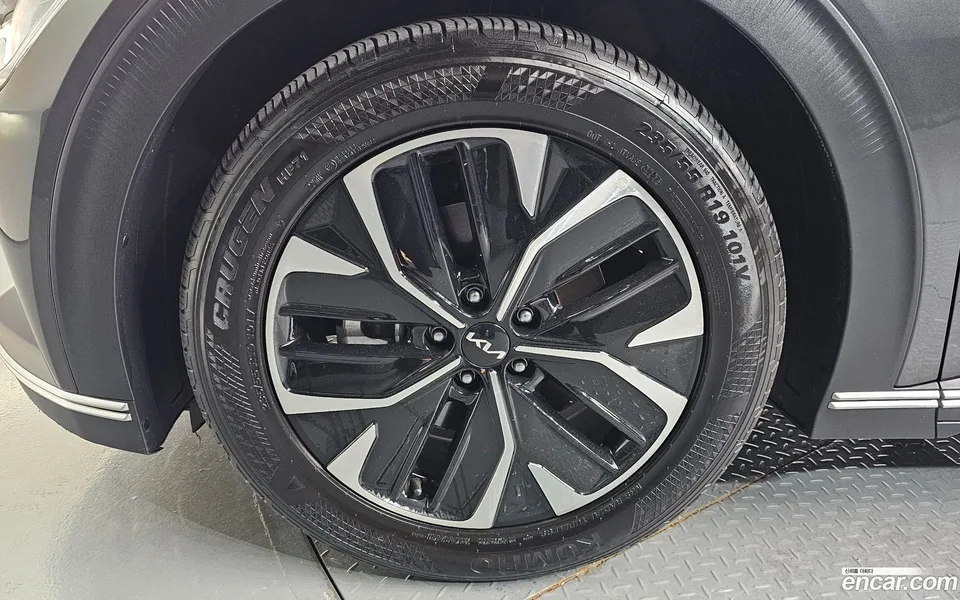 Kia EV6 2022 — миниатюра 2