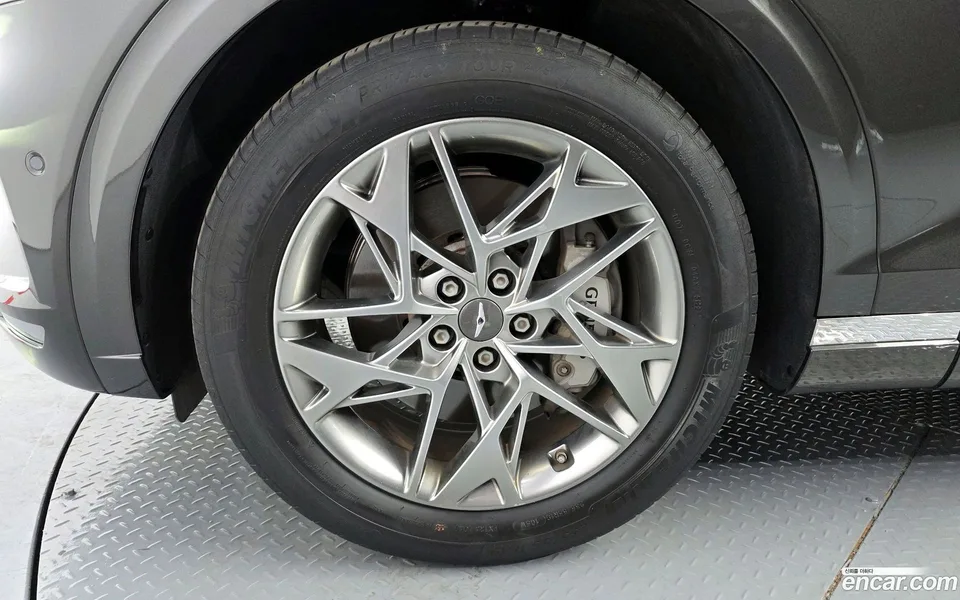 Genesis GV70 2.5T 2WD 2023 — миниатюра 2