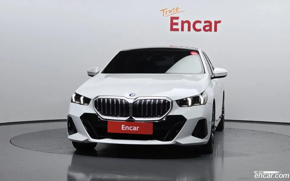 BMW 5 Series 530i xDrive M 2024 — миниатюра 3