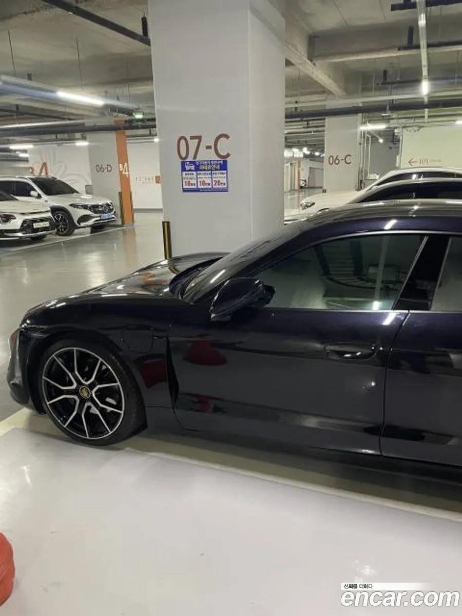 Porsche Taycan 2023 — миниатюра 3