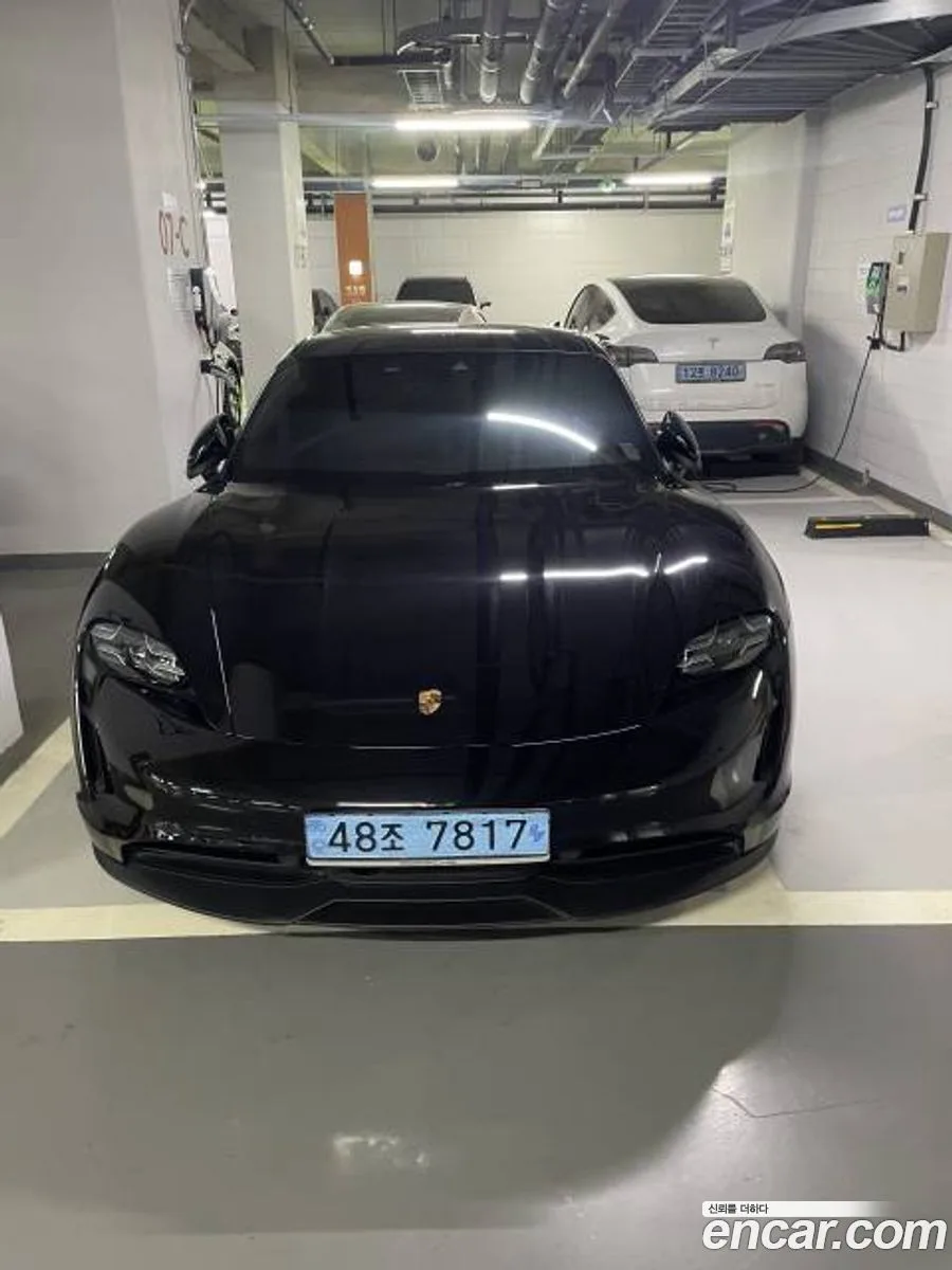 Porsche Taycan 2023