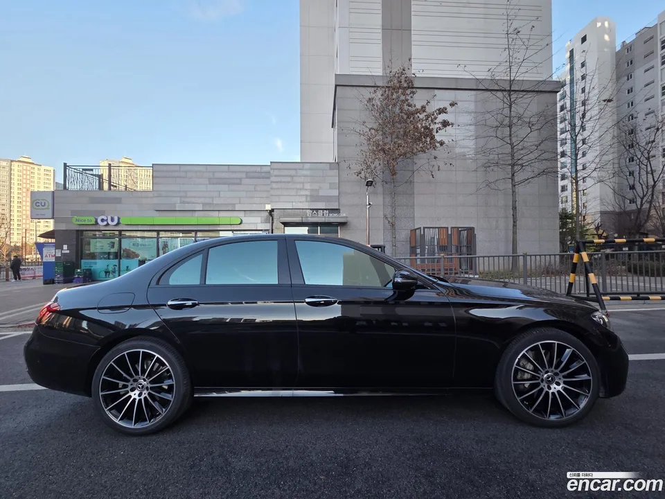 Mercedes-Benz E-Class E350 4MATIC AMG Line 2023 — миниатюра 3