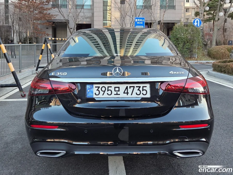 Mercedes-Benz E-Class E350 4MATIC AMG Line 2023 — миниатюра 4