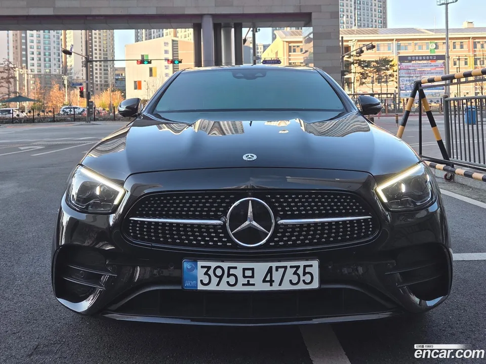 Mercedes-Benz E-Class E350 4MATIC AMG Line 2023 — фото 1, купить с доставкой в Москву