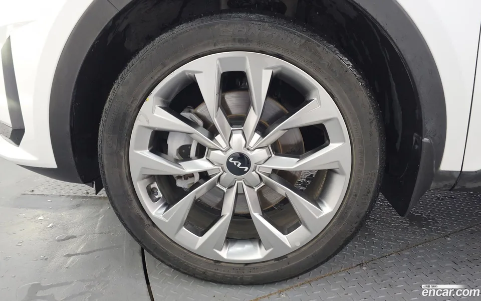 Kia Sorento 2.5T 2WD 2023 — thumbnail 5