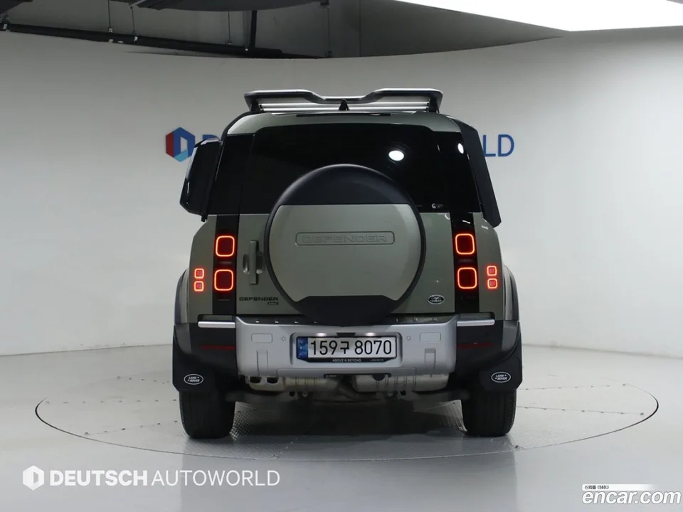 Land Rover Defender 110 D300 HSE 2022 — миниатюра 4