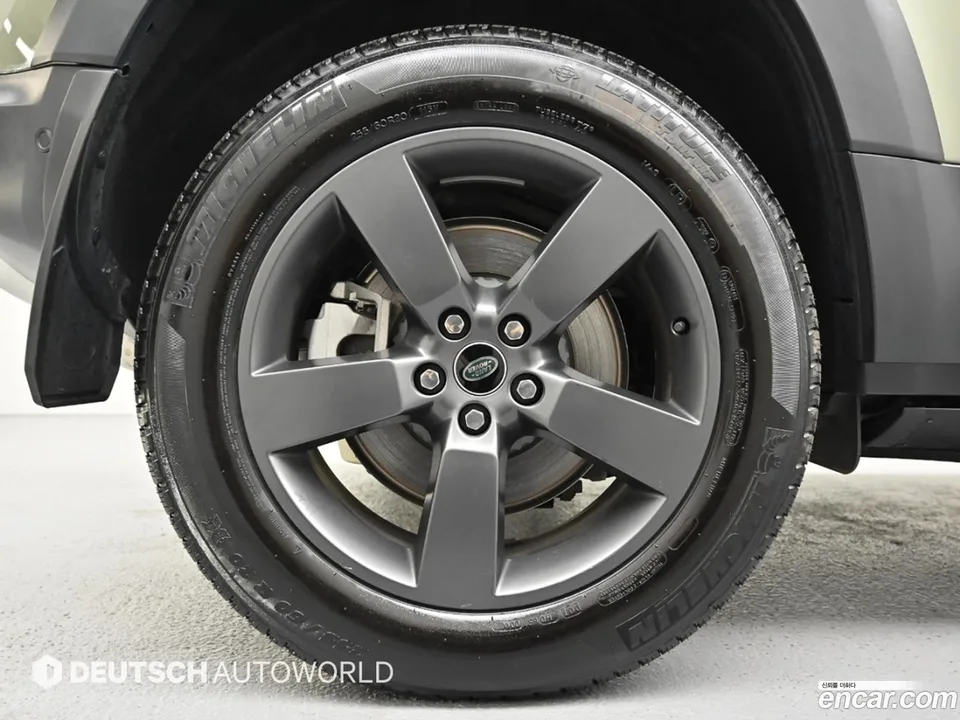 Land Rover Defender 110 D300 HSE 2022 — миниатюра 5