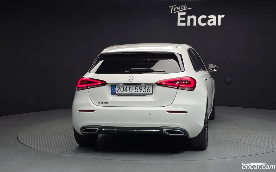 Mercedes-Benz A-Class A220 2022 — миниатюра 4