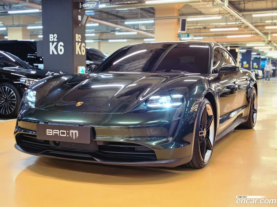 Porsche Taycan 2023