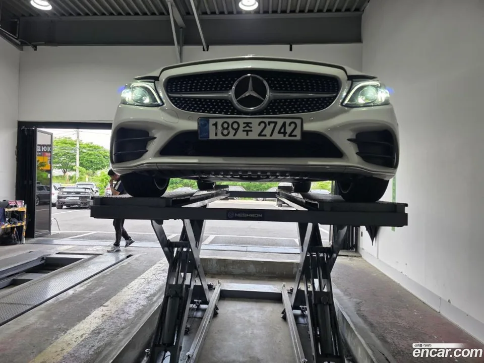 Mercedes-Benz C-Class C200 2023 — миниатюра 2