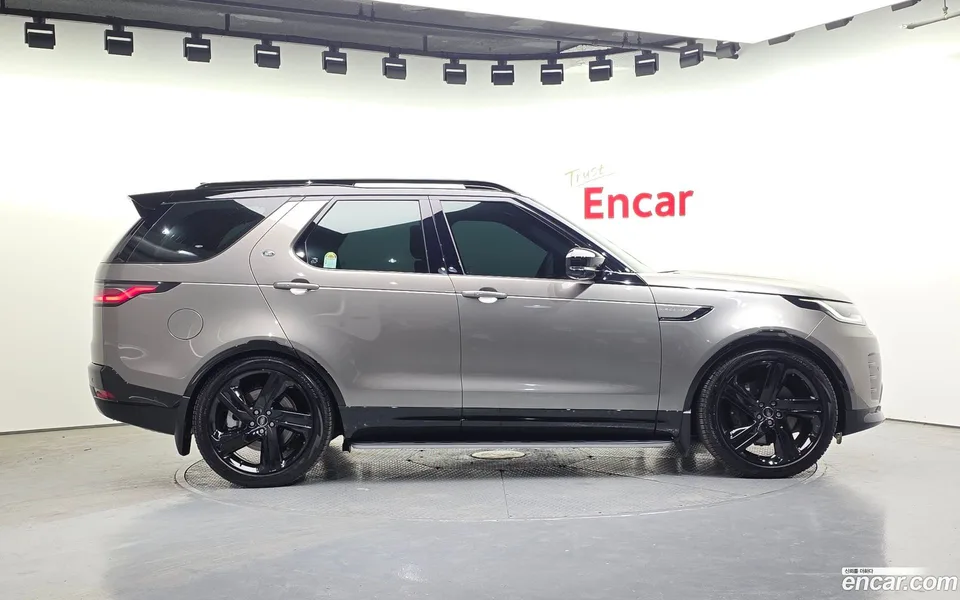 Land Rover Discovery D350 HSE 2025 — миниатюра 5
