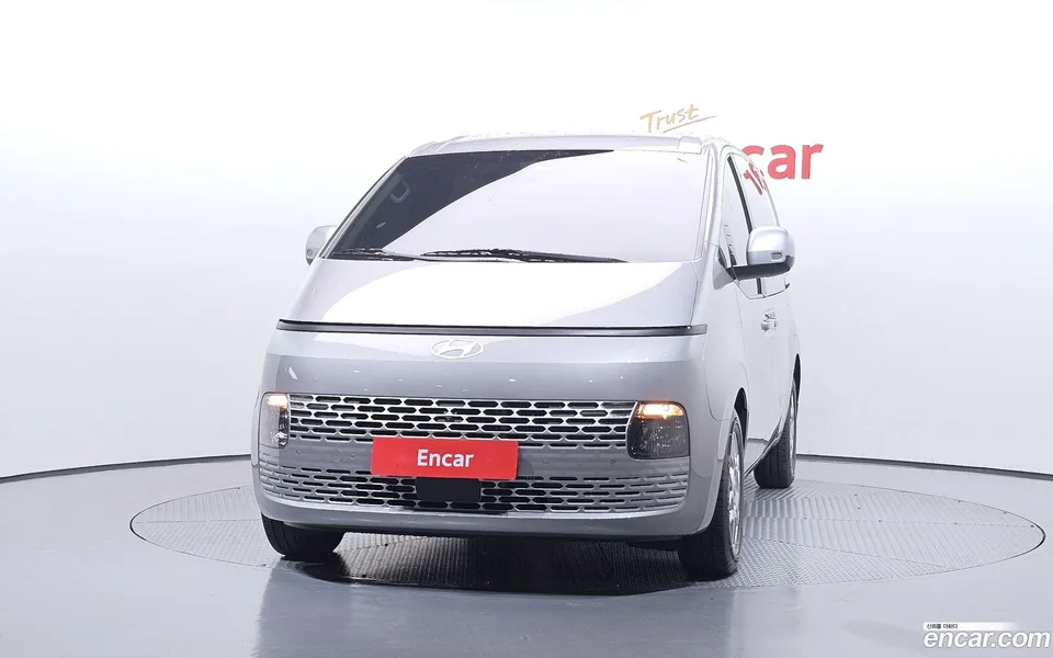 Hyundai Staria 5 2025 — thumbnail 3