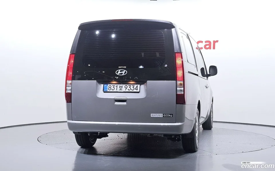 Hyundai Staria 5 2025 — thumbnail 4