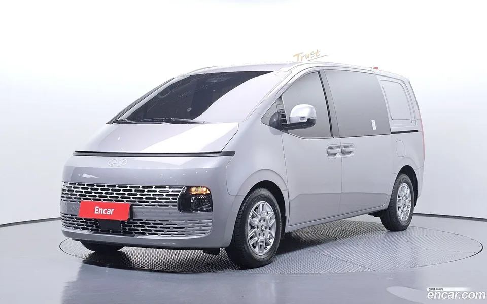 Hyundai Staria 2025