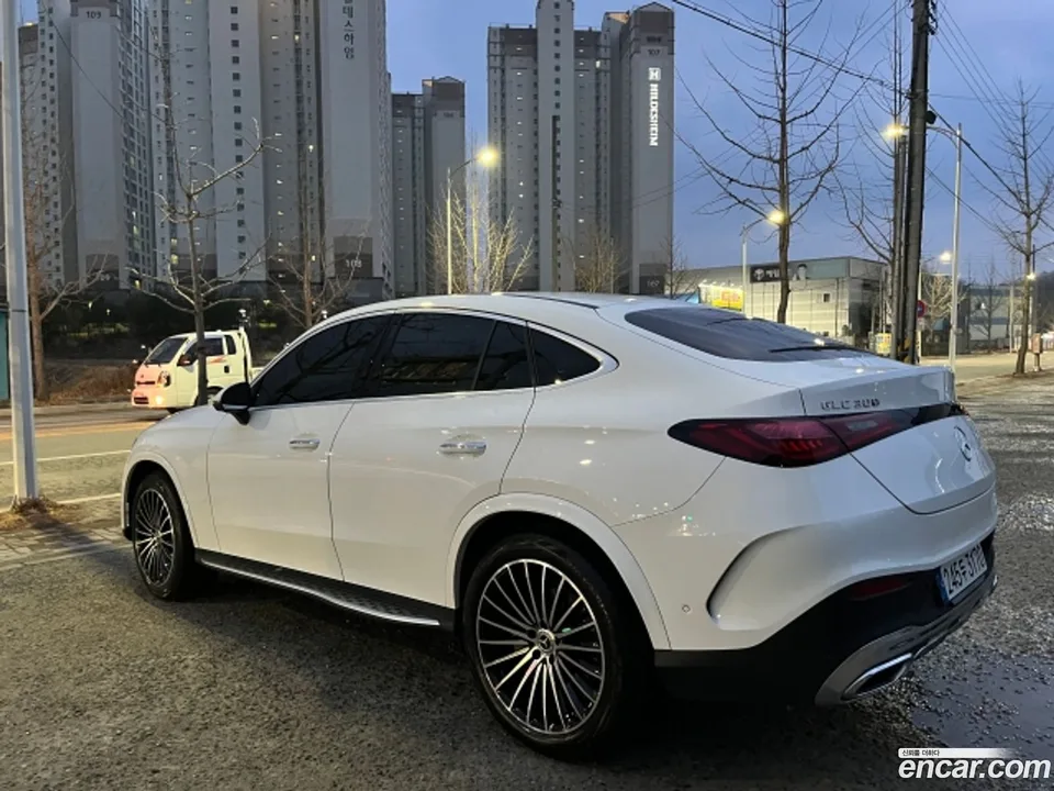 Mercedes-Benz GLC-Class GLC300 4MATIC 2024 — thumbnail 3