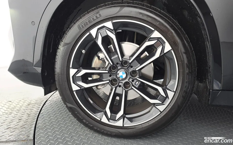 BMW X1 xDrive 20i M 2024 — миниатюра 5