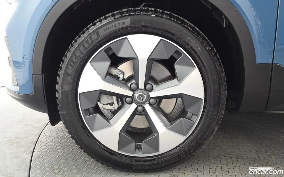 Volvo XC40 B4 2022 — миниатюра 2