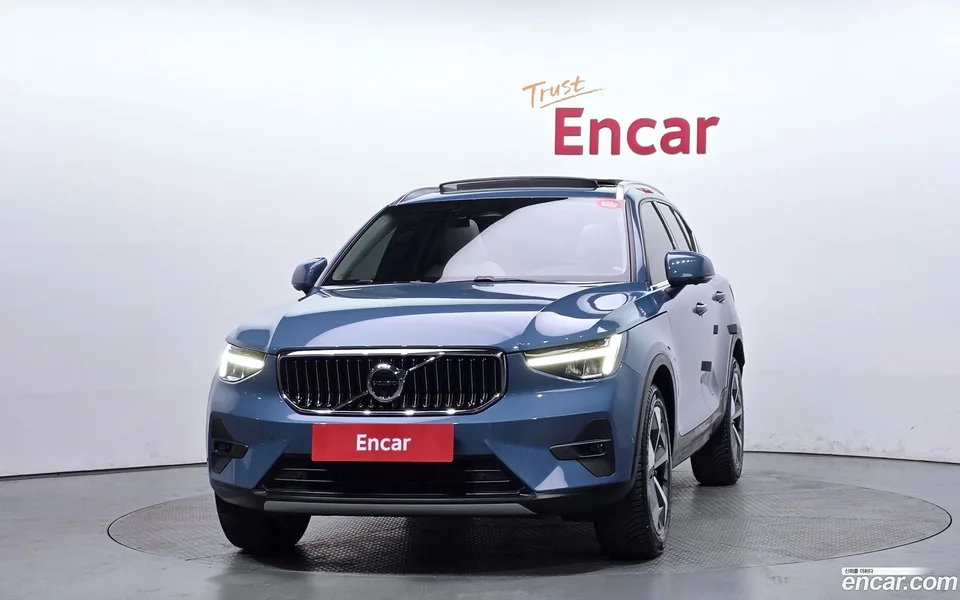Volvo XC40 B4 2022 — миниатюра 3
