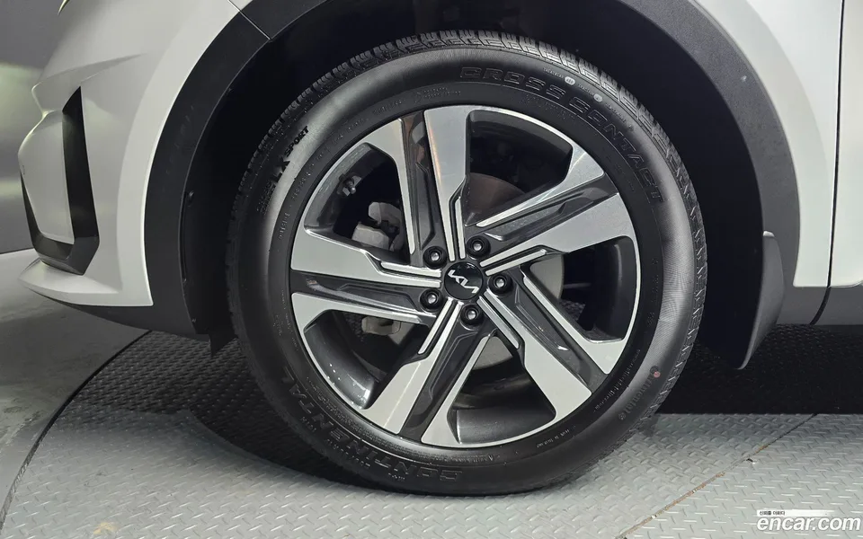 Kia Sorento HEV 1.6 2WD 2023 — миниатюра 5