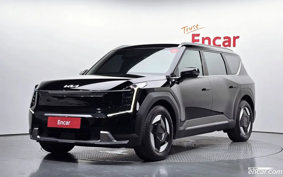 Kia EV9 2WD 2023 — фото 1, купить с доставкой в Москву