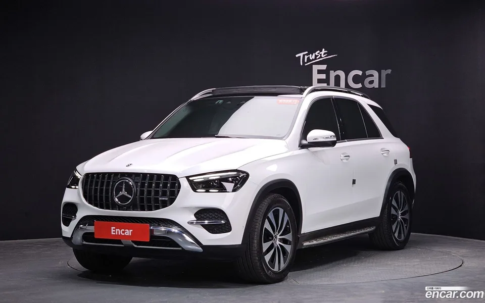Mercedes-Benz GLE-Class GLE300d 4MATIC 2024 — фото 1, купить с доставкой в Москву