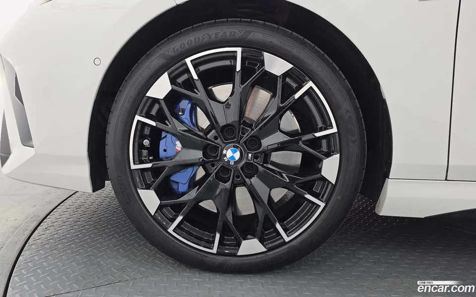 BMW 1 Series M135 xDrive 2025 — миниатюра 2