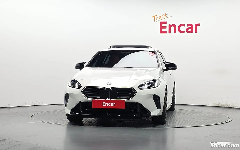 BMW 1 Series M135 xDrive 2025 — миниатюра 3