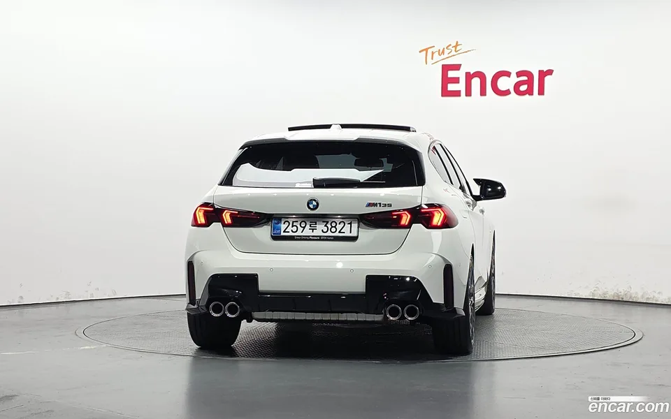 BMW 1 Series M135 xDrive 2025 — миниатюра 4