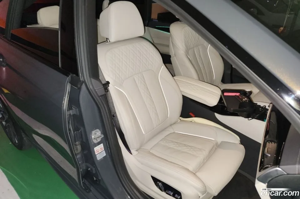 BMW 6 Series GT 630i xDrive M 2024 — миниатюра 2