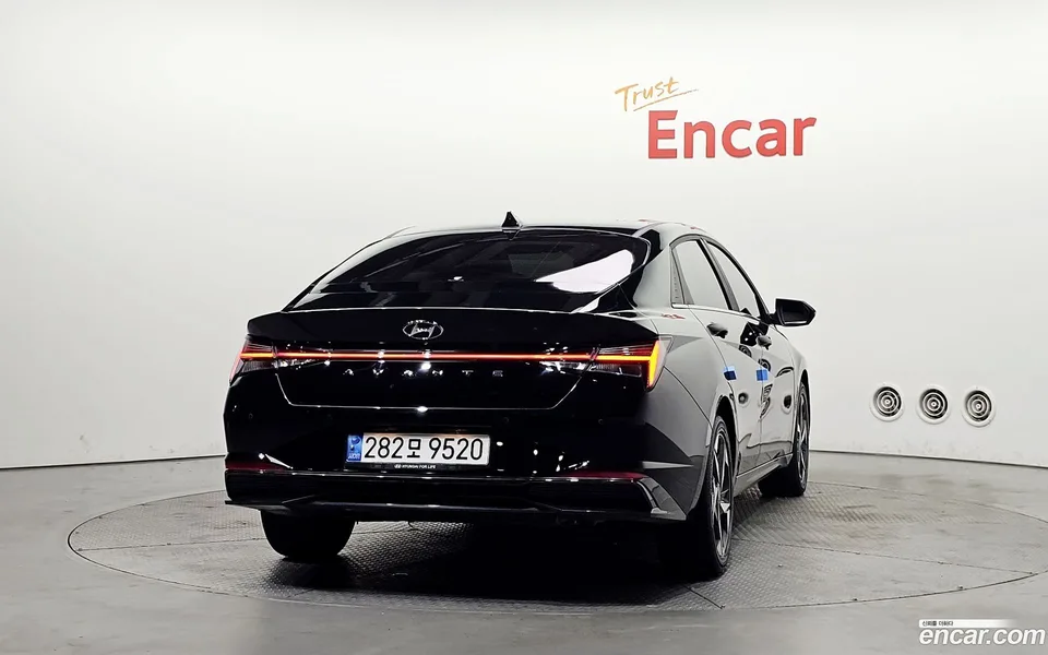 Hyundai Avante Hybrid 2022 — миниатюра 4