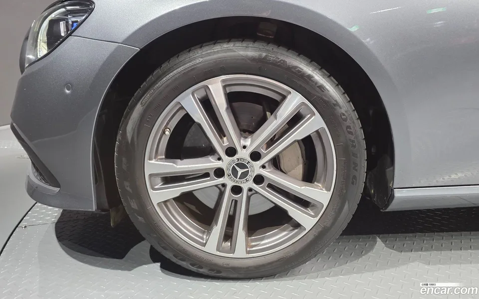 Mercedes-Benz E-Class E350 4MATIC 2022 — миниатюра 2