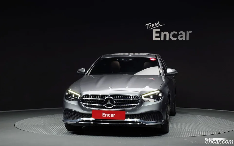 Mercedes-Benz E-Class E350 4MATIC 2022 — миниатюра 3