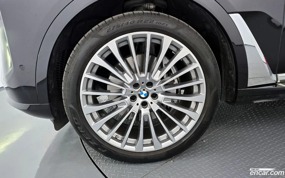 BMW X7 xDrive 40d 7 2025 — миниатюра 2