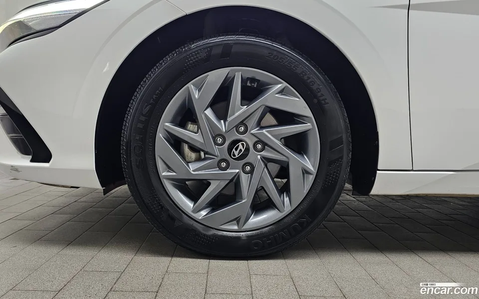 Hyundai Avante CN7 Hybrid 2025 — миниатюра 2