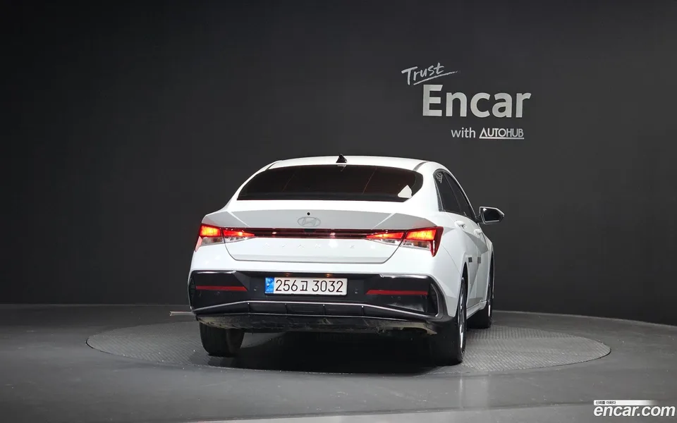 Hyundai Avante CN7 Hybrid 2025 — миниатюра 4