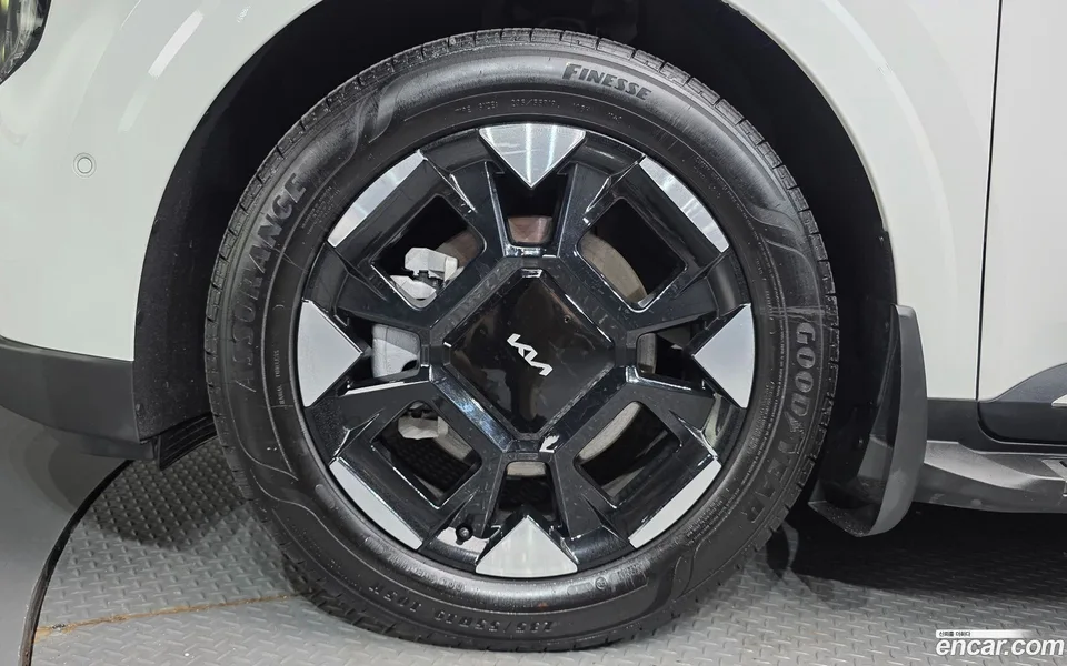 Kia Carnival HEV 7 2025 — миниатюра 2