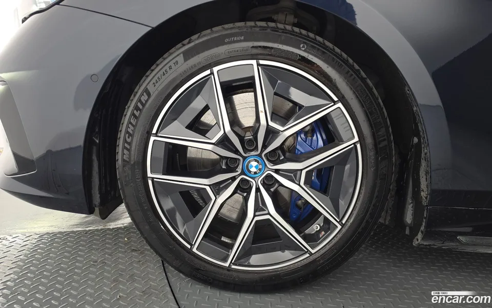 BMW i5 eDrive 40 M 2023 — миниатюра 5