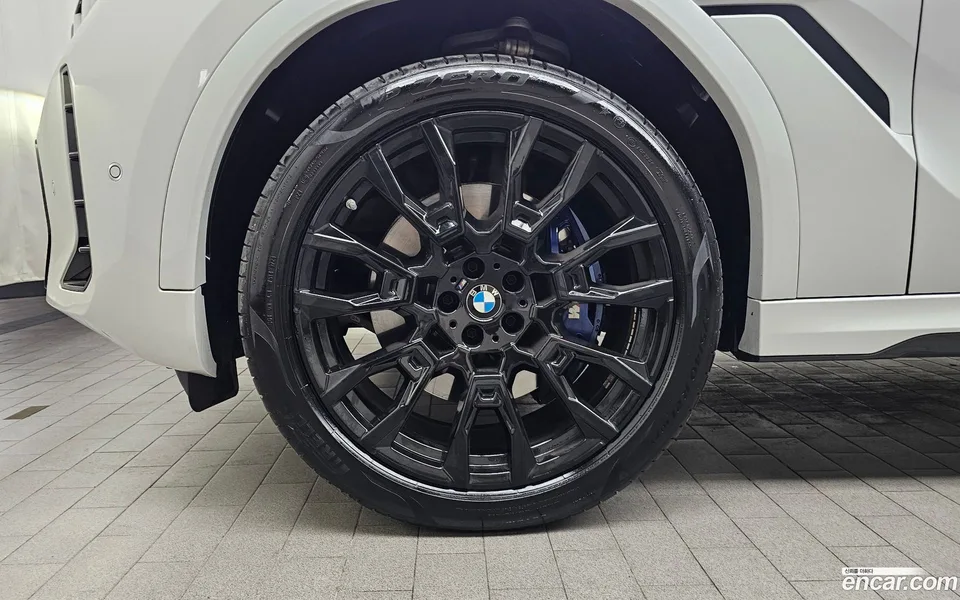 BMW X6 xDrive40i M 2024 — миниатюра 5