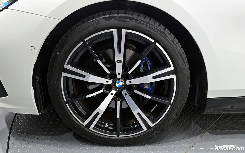 BMW 5 Series 530i xDrive M 2024 — миниатюра 2