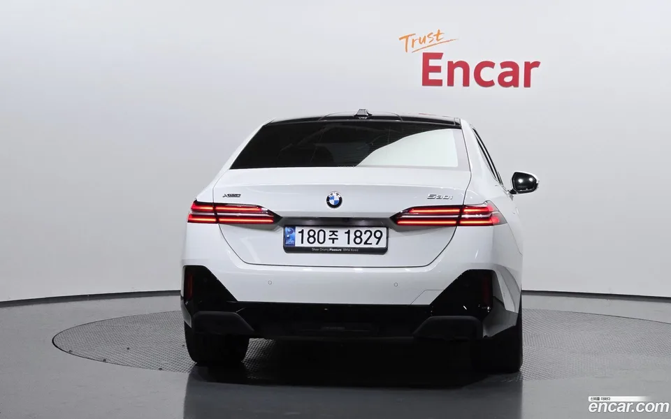 BMW 5 Series 530i xDrive M 2024 — миниатюра 4