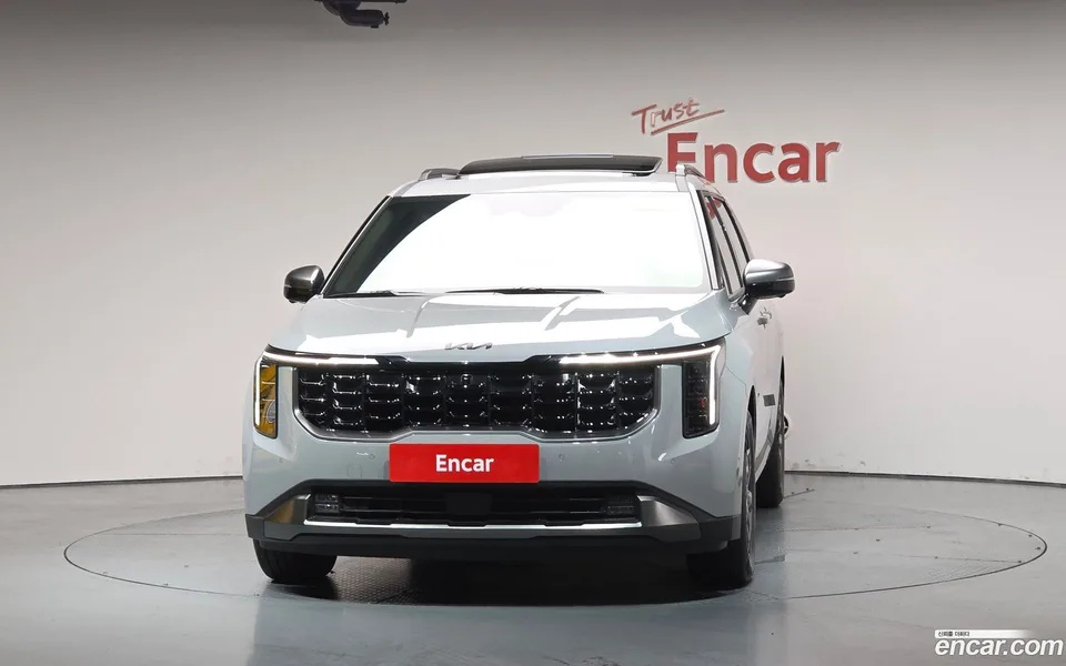 Kia Carnival HEV 7 X Line 2025 — миниатюра 3