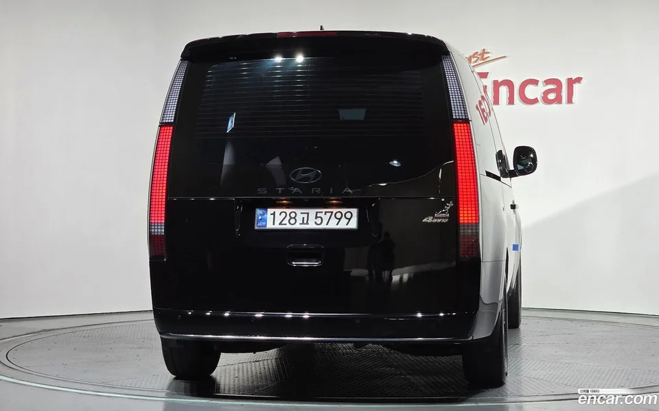 Hyundai Staria 4WD 9 2025 — миниатюра 4