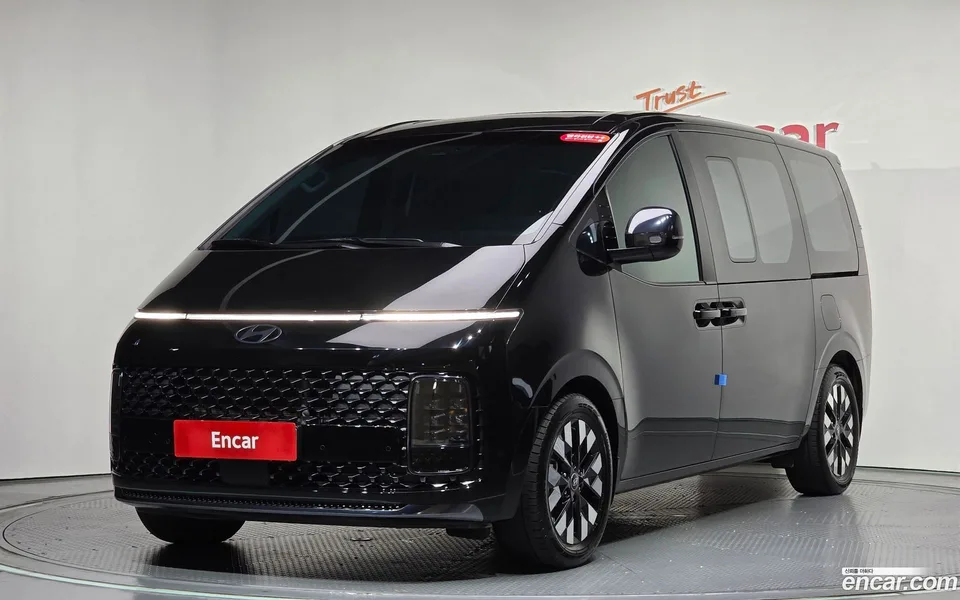 Hyundai Staria 2025