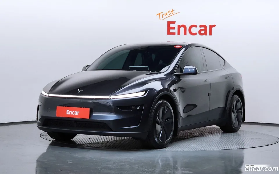 Tesla Model Y 2025