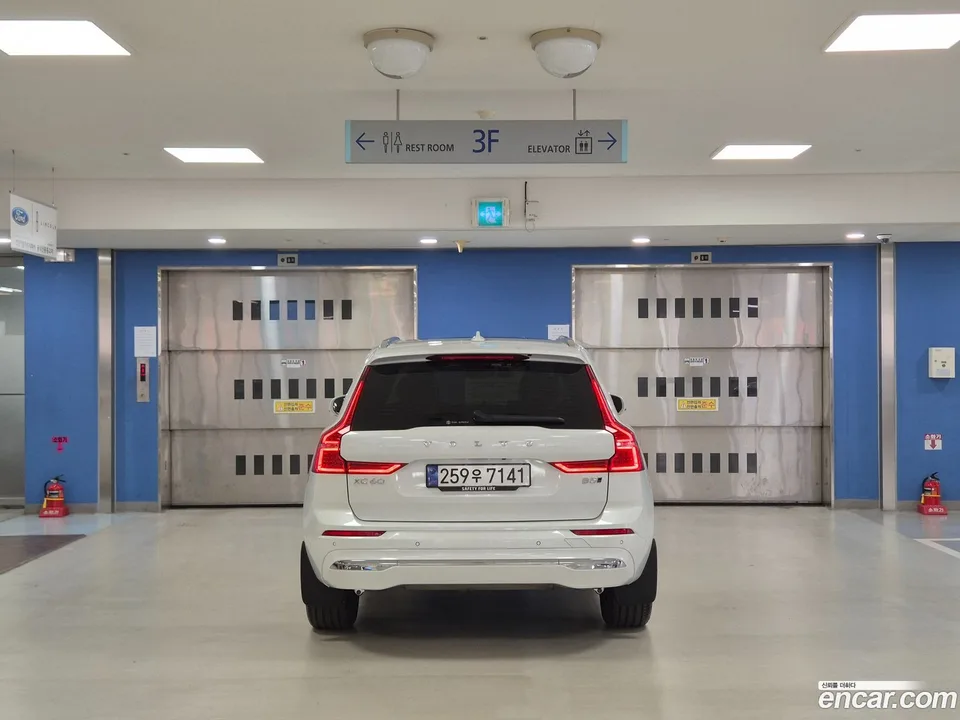 Volvo XC60 B5 2025 — миниатюра 4