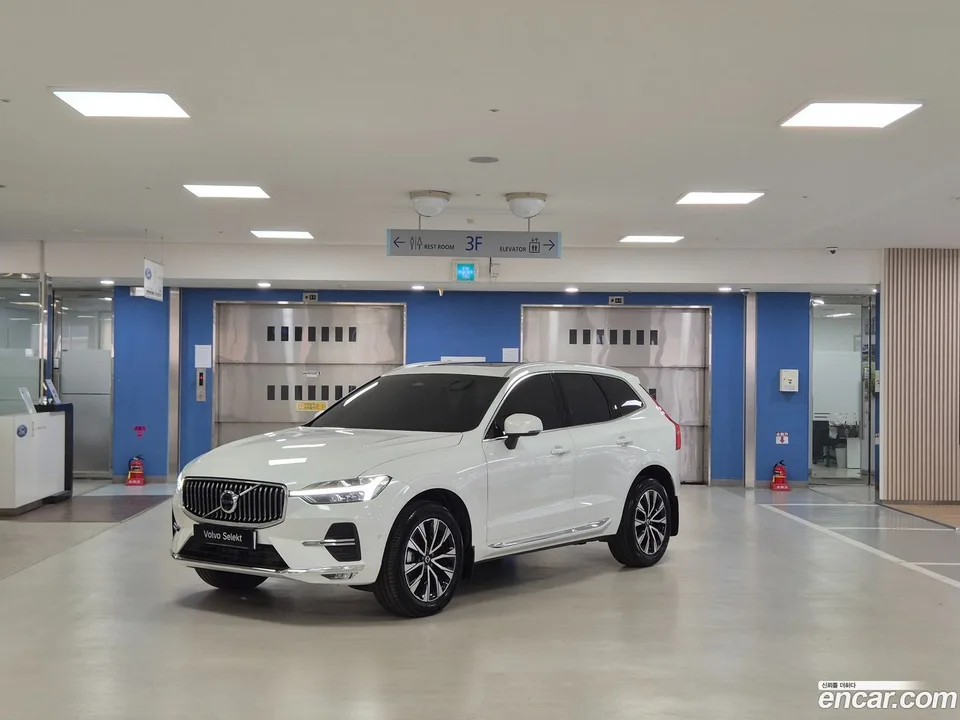 Volvo XC60 2025